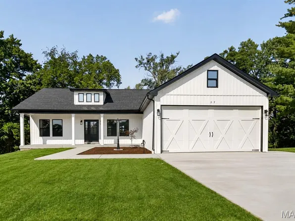 57 Straight St, Elsberry, MO 63343
