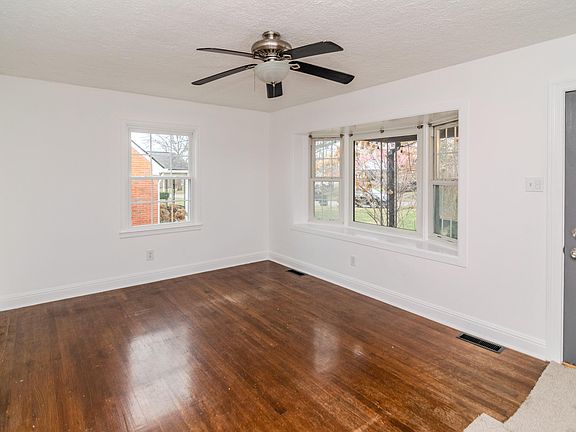 3rd image of 174 Saint William Dr
