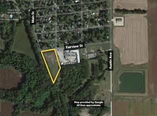 1200 S Main St, Flora, IL 62839