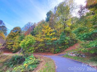 200 Village Ln #3A, Waynesville, NC 28786