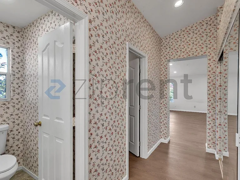 1001 Sandhurst Dr — Photo 56