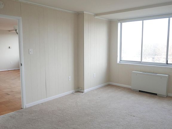 Second bedroom/den