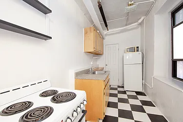 Rented by R New York