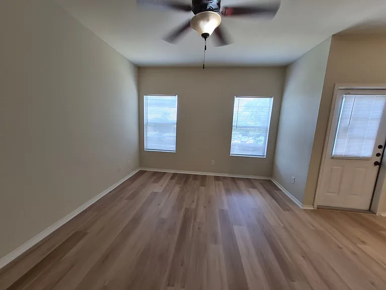 7206 Colina Way — Photo 6