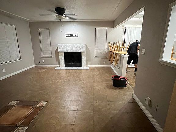 2nd image of 2112 Venus Ave