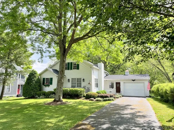 43 South St, Marcellus, NY 13108