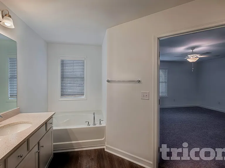 181 E Ridge Way — Photo 2