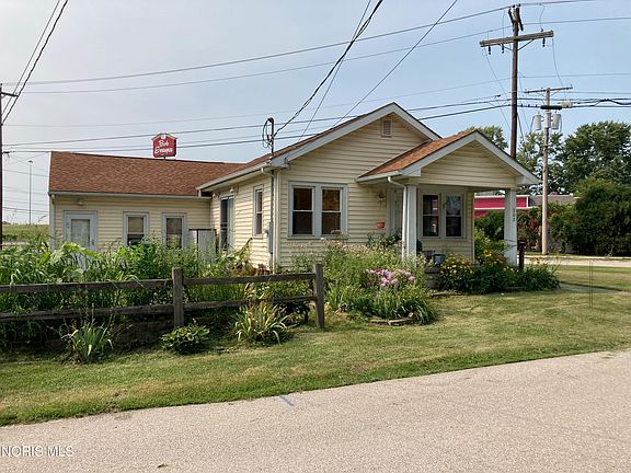 3rd image of 202 Short St