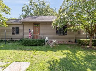 502 Forest Rd, Fayetteville, NC 28305