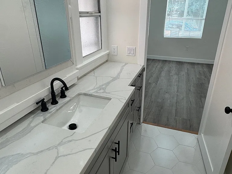 243 N Park View St #243 — Photo 17