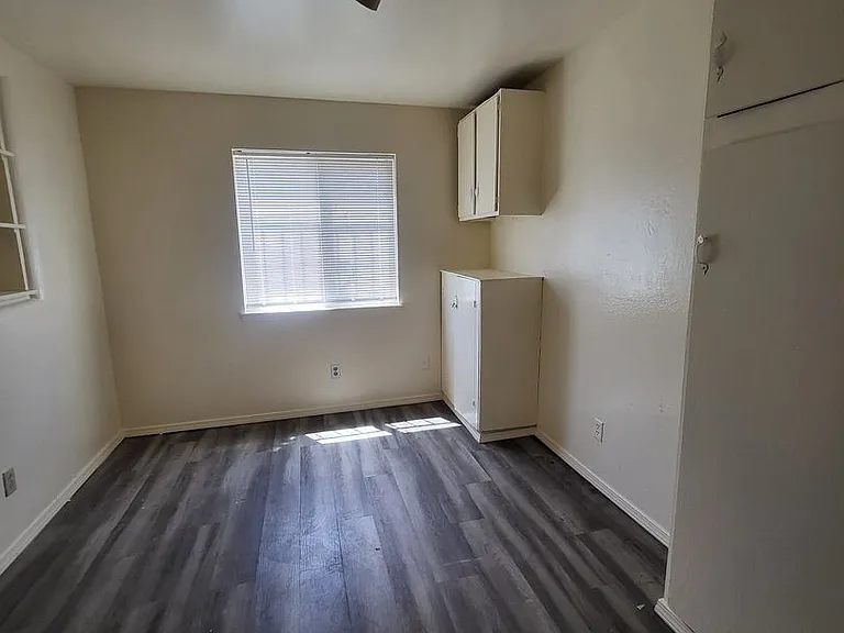 5817 Central Avenue NW — Photo 2
