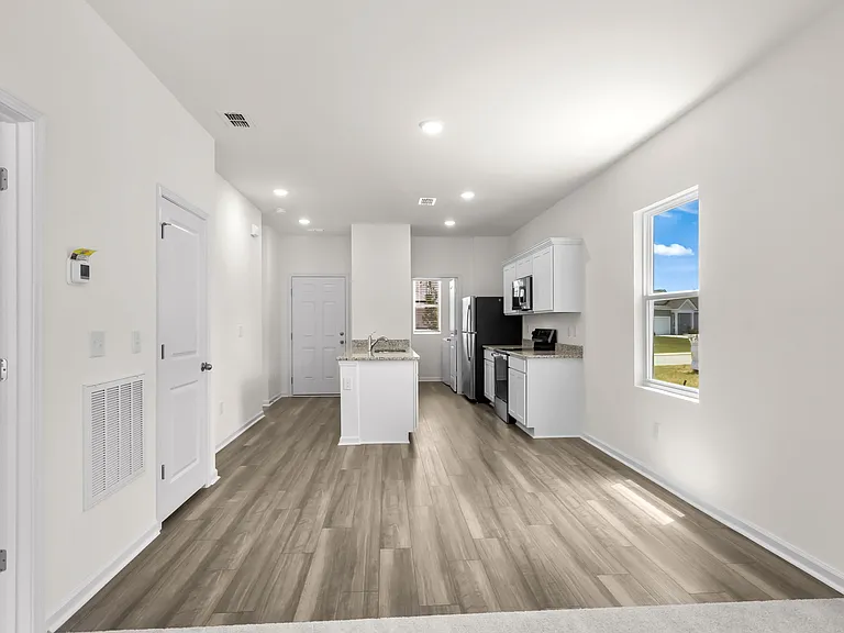450 Castillo Dr — Photo 11