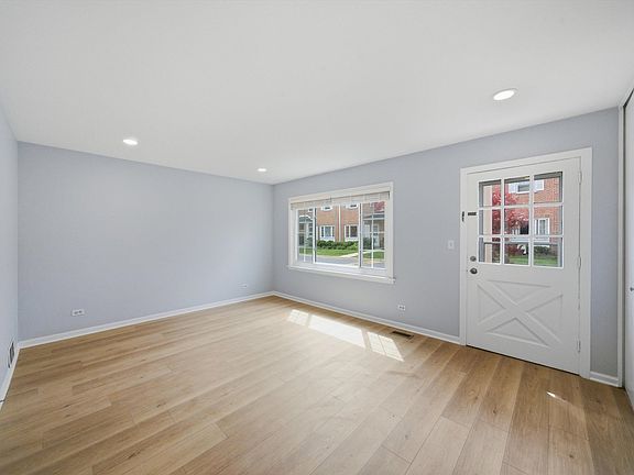 3rd image of 2138 Rugen Rd APT A