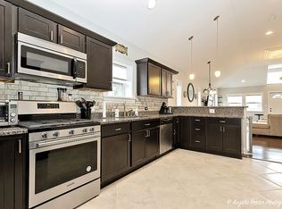 824 N River Rd, McHenry, IL 60051