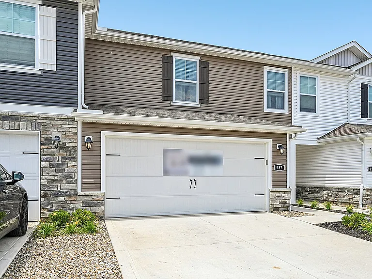 Villas at Maplewood North — Photo 14