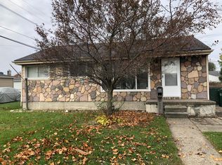 829 Douglas St, Garden City, MI 48135