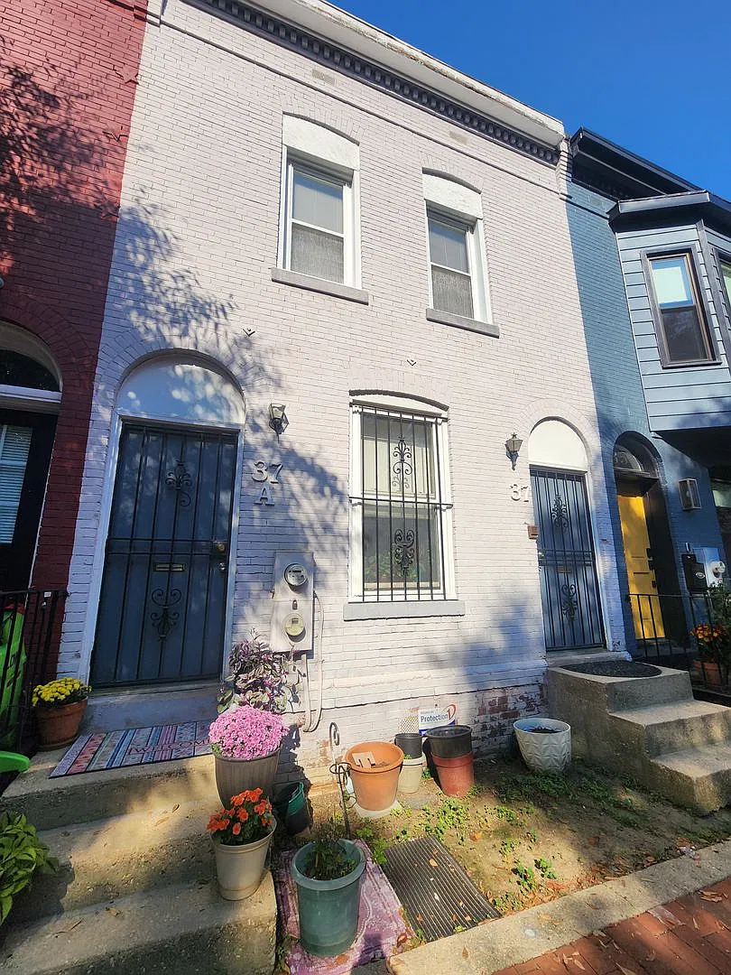 Spacious 1-Bedroom Apartment in NoMa | In-Unit Washer & Dryer | Pets Welcome: 37 BATES — Photo 3
