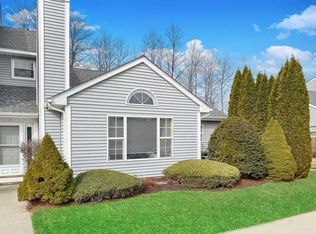 10 Evergreen Way, Pawling, NY 12564