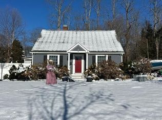 9 Curtis Rd, Bristol, RI 02809