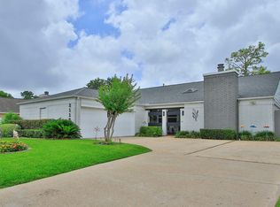 2110 Woodland Park Dr, Houston, TX 77077