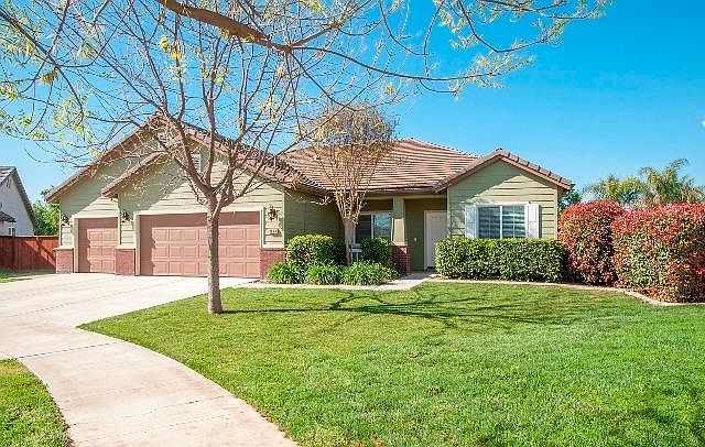 1st image of 3813 N Fontana Ct