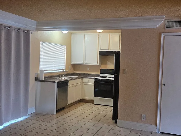 4459 Skyview Dr — Photo 10