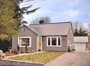 2035 NE 96th St, Seattle, WA 98115