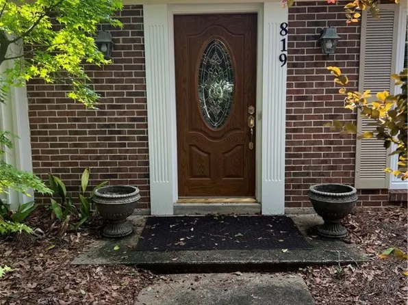 819 E University Dr, Auburn, AL 36830