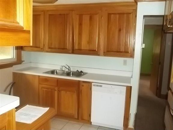 5th image of 3803 Milford Dr