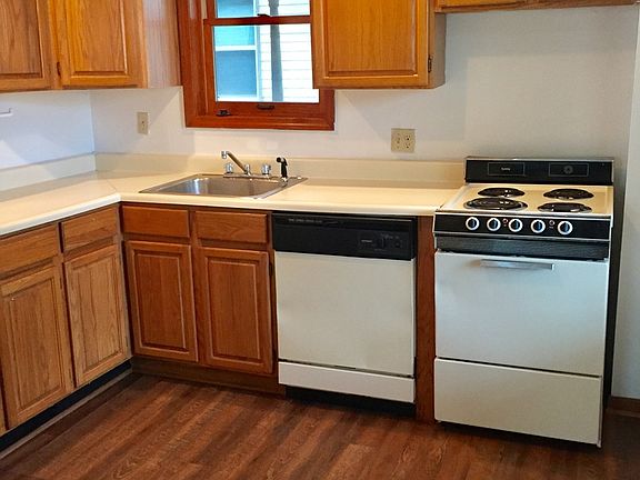 2nd image of 513 Emmet St APT 1