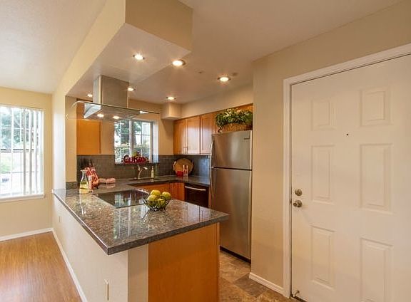 3rd image of 2610 118th Ave SE APT 103