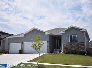 7335 Yankee Woods Dr, Lincoln, NE 68516