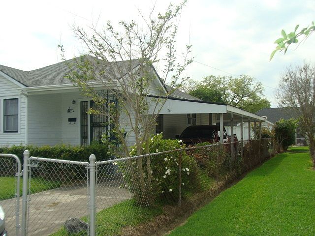 1st image of 826 Avenue A