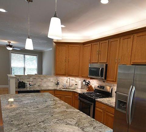3rd image of 43073 Autumnwood Sq