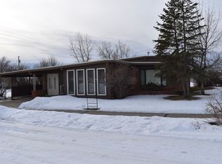 641 Teton Ave, Shelby, MT 59474