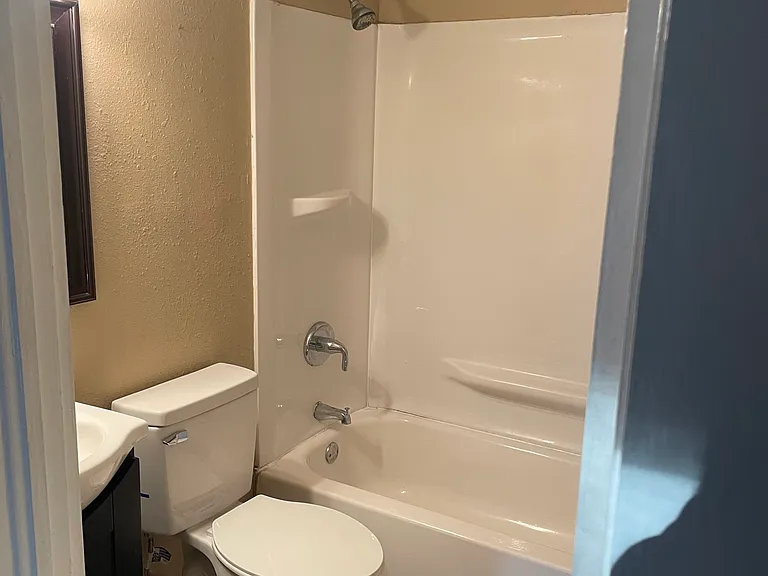 109 Phelps St — Photo 3