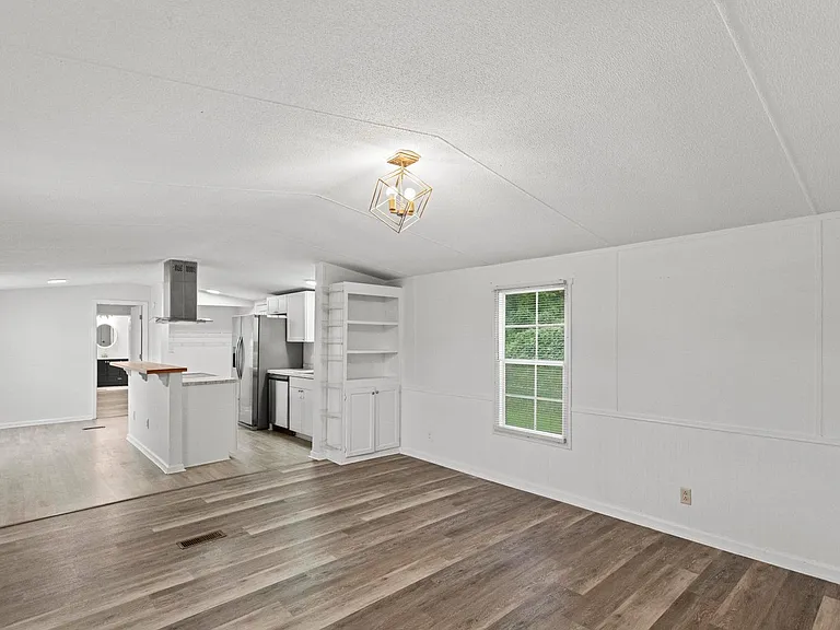 185 Justice Rd #4 — Photo 16