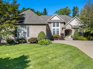 16438 Vintage Dr, Fenton, MI 48430