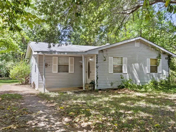131 Blanton Rd, Palestine, TX 75803