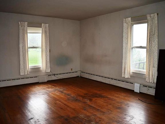 5th image of 1165 W Washington St
