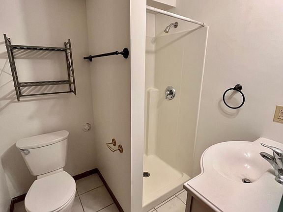 5th image of 4837 Lowell Ave APT 1