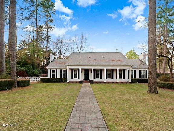 3rd image of 1214 Sweetbriar Circle