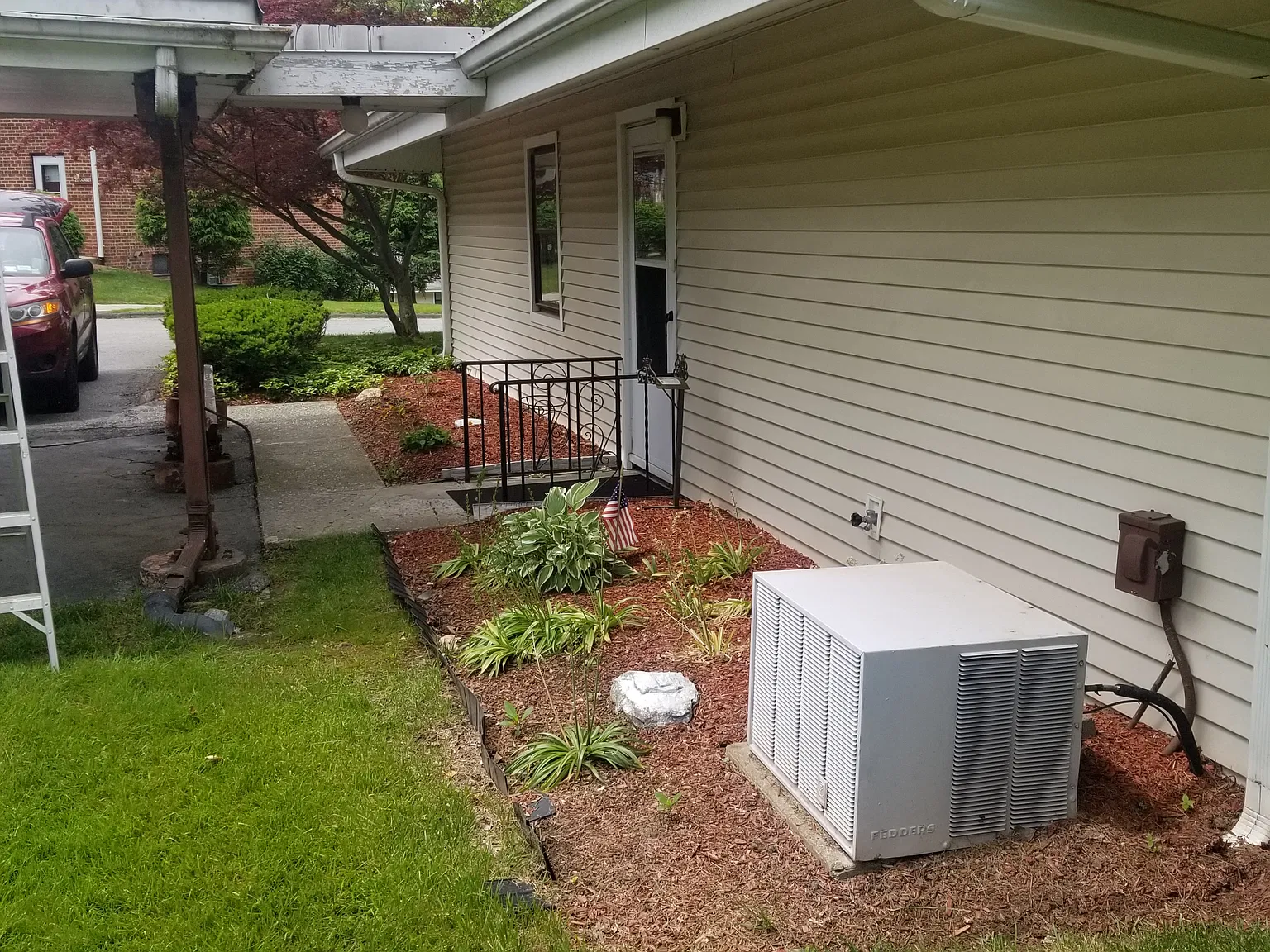 2 bed, 1000 sqft, $2,200 — Photo 2
