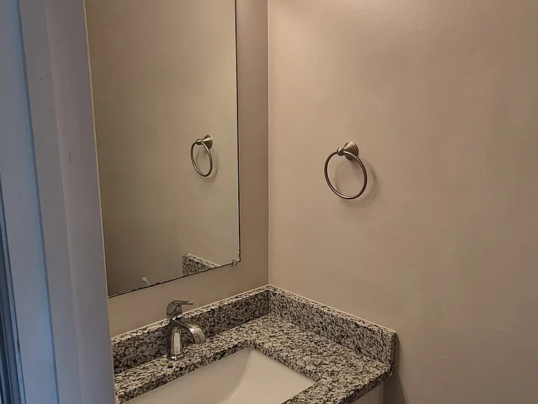 5739 Cresthaven Ln — Photo 8