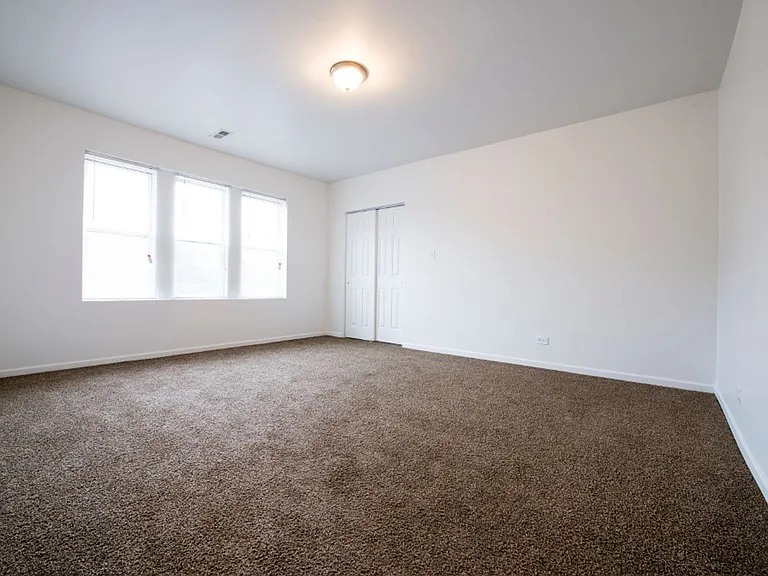 9244 S Saginaw Ave — Photo 16