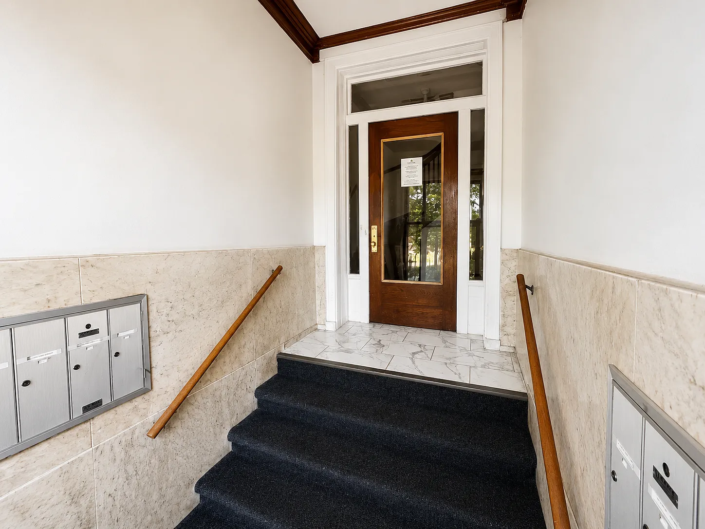 6112 South Ingleside Avenue, Unit 3N — Photo 2