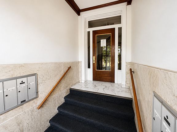 2nd image of 6112 S Ingleside Ave #3N