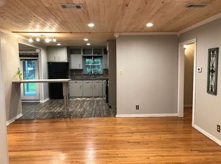 2944 Berry Ave, Groves, TX 77619