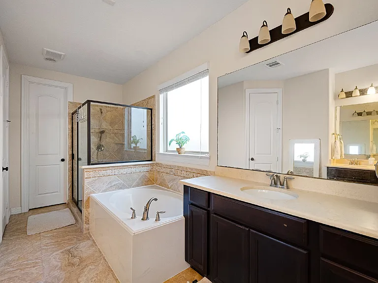 4627 Miramar Dr — Photo 39