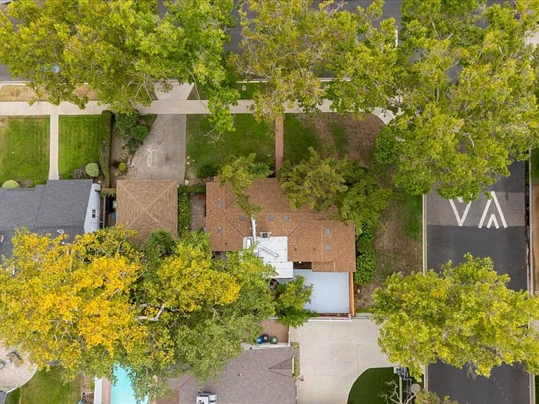 4328 Goodland Ave — Photo 44
